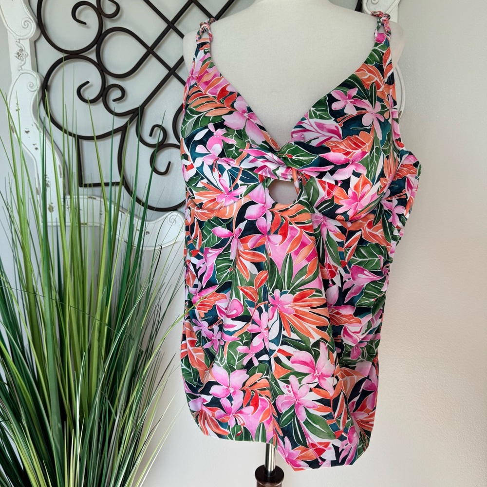 SWIMSUITS FOR ALL Size 26 Underwire Tropical Tankini Swimsuit Top